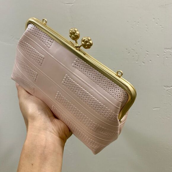 Handmade Genuine Embossed Leather Cute Kisslock Wristlet/Crossbody & 2 Chains - Picture 10 of 15